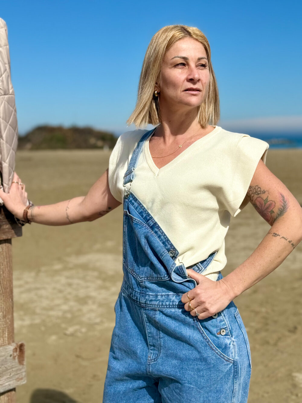 T-SHIRT CON SPALLINE IN MAGLINA