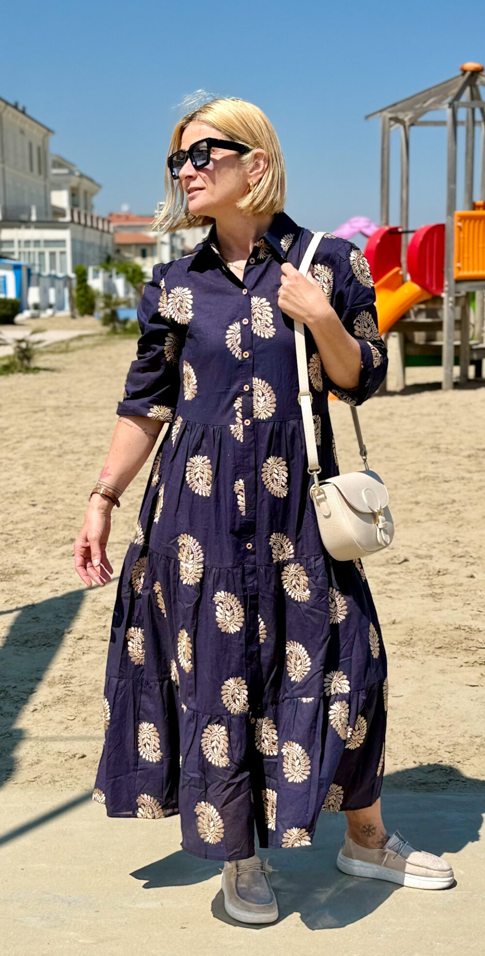 ABITO COTONE APERTO APPLICAZIONI RICAMATE ORO