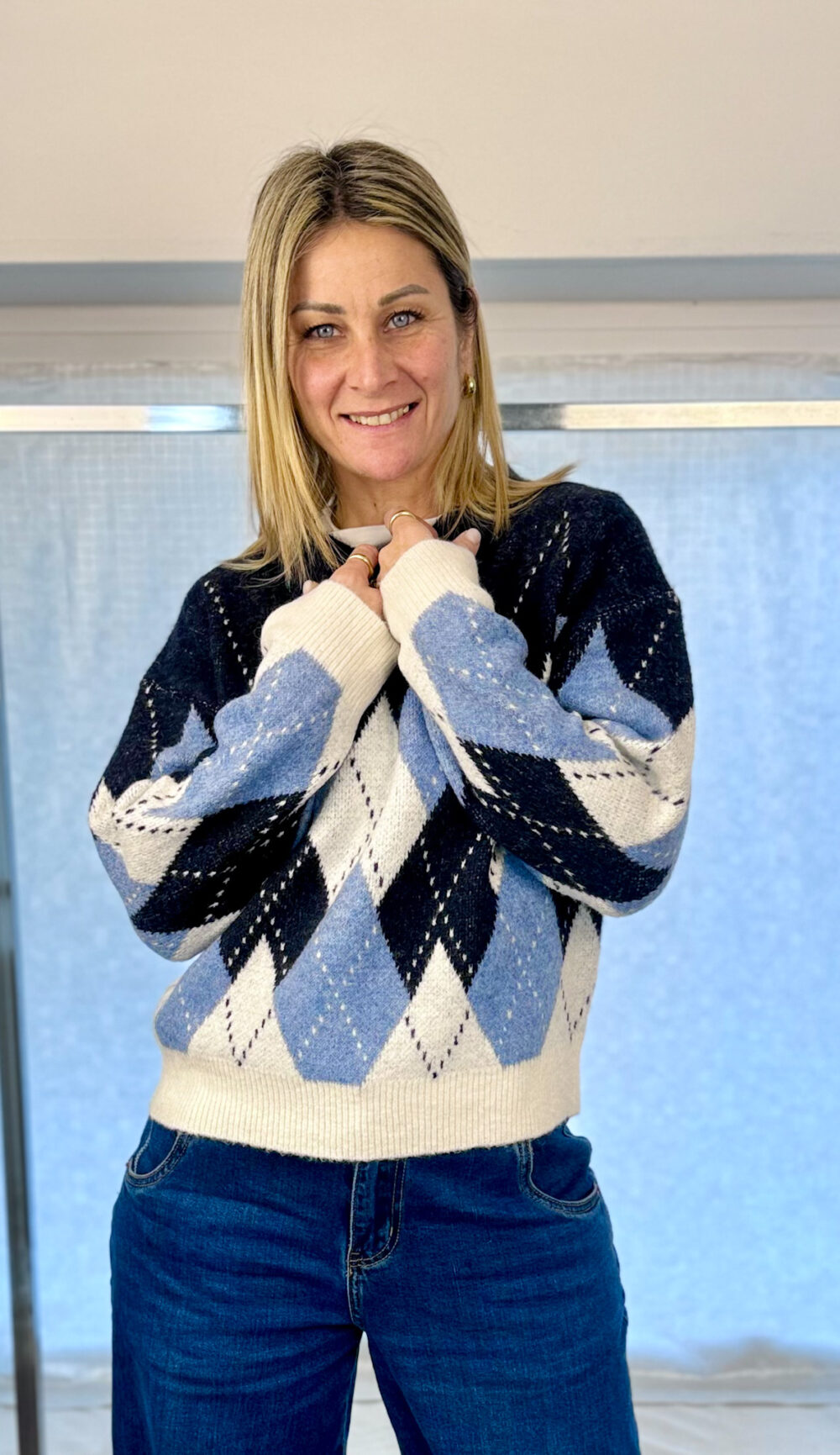 MAGLIONE CON ROMBI STILIZZATI